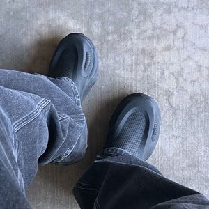 Zellerfeld Magma by Jaren Dorman 3D Printed Slip On Sneakers